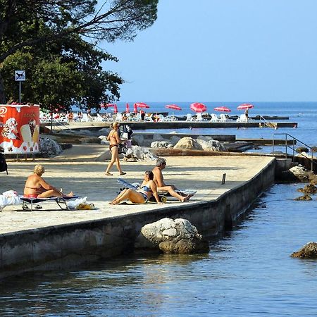 Apartments With A Parking Space Umag - 7110 Exterior photo
