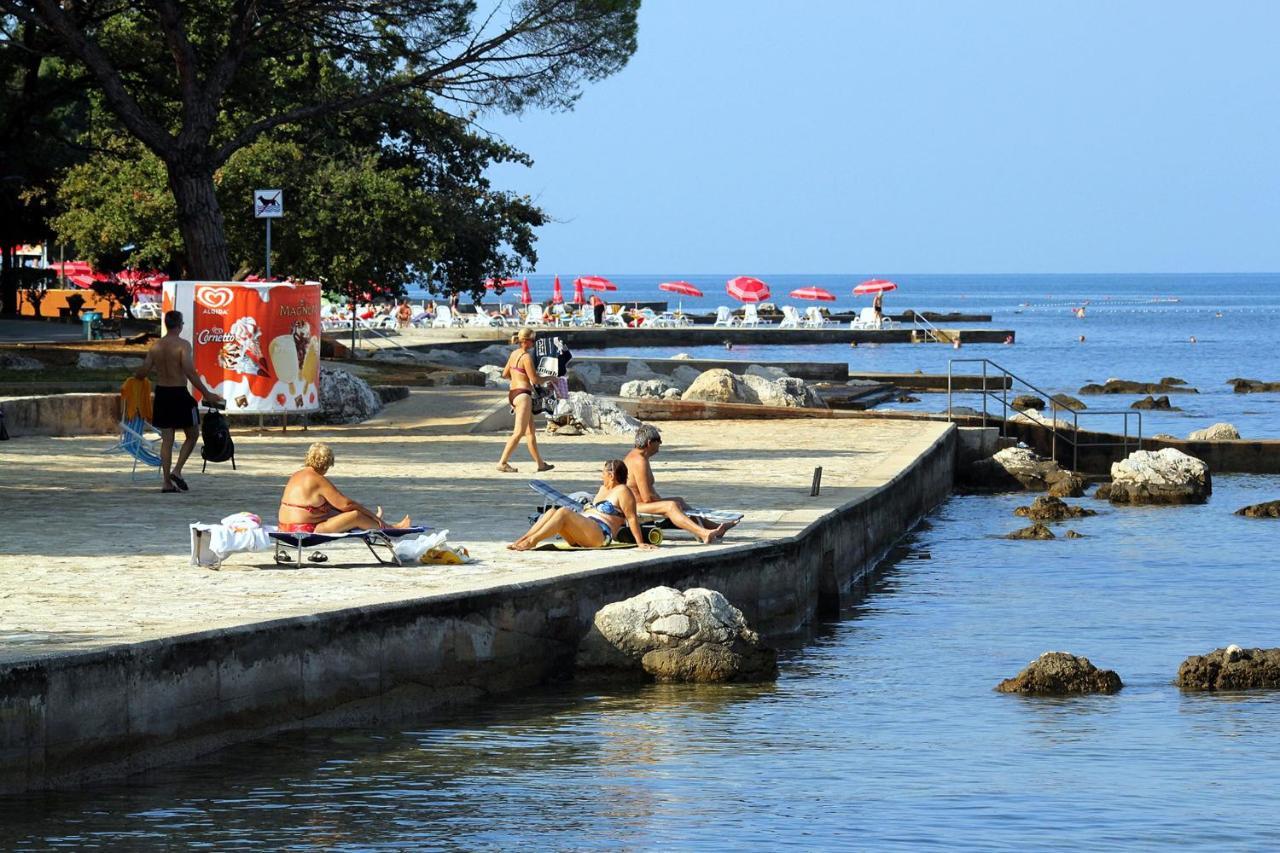 Apartments With A Parking Space Umag - 7110 Exterior photo