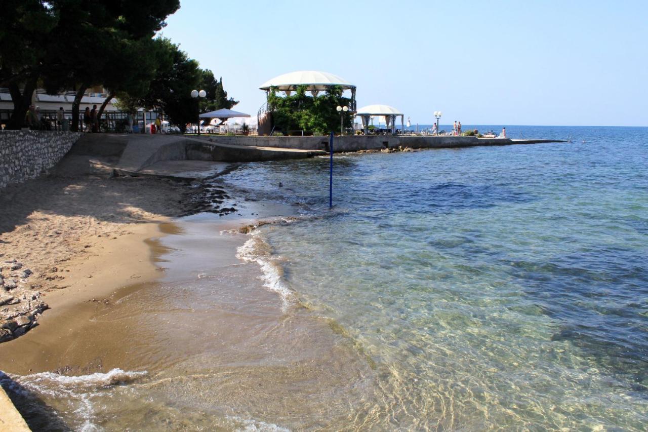 Apartments With A Parking Space Umag - 7110 Exterior photo